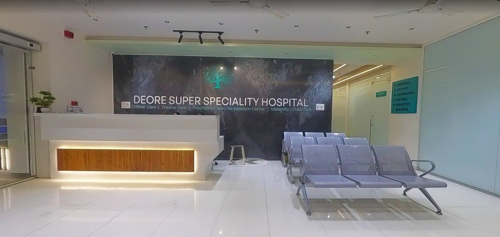 Welcoming, spacious reception lobby at Deore Superspeciality Hospital